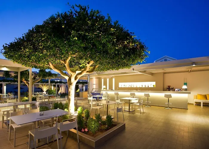 Meni & מלון Tigaki