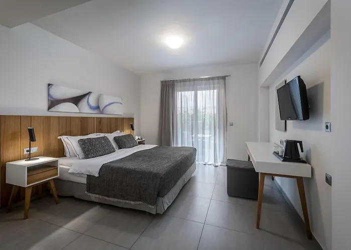 Hotel Meni & 4*