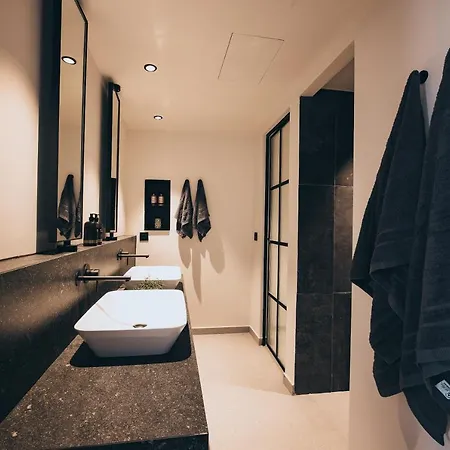 Meni & Hotel 4*