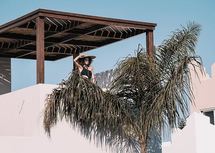 Meni & Szálloda Tigaki