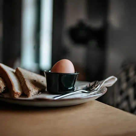 Meni & Ξενοδοχείο